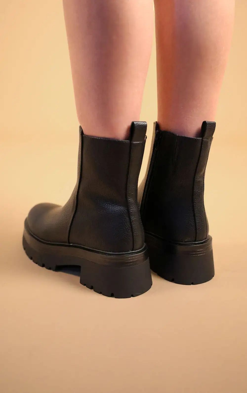 Inaya Chelsea Boots